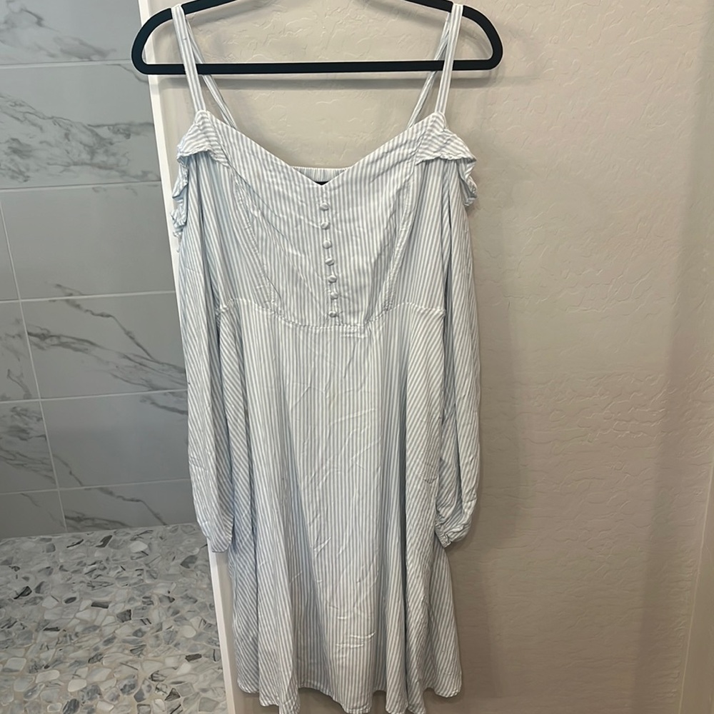Plus size cold shoulder dress